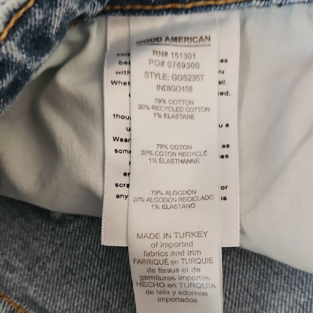 Good American Distressed Denim Shorts Size 14 - Picture 4 of 8